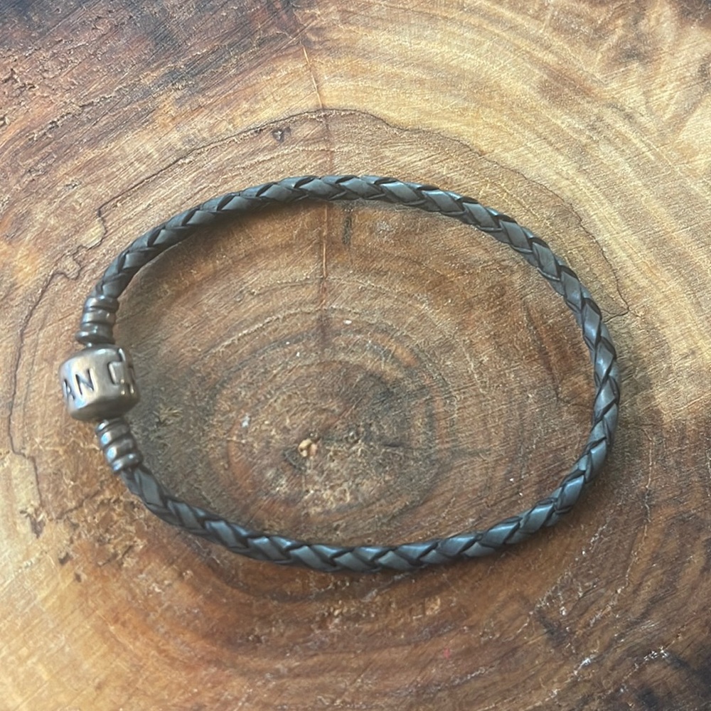 Grey vintage Pandora single wrap bracelet